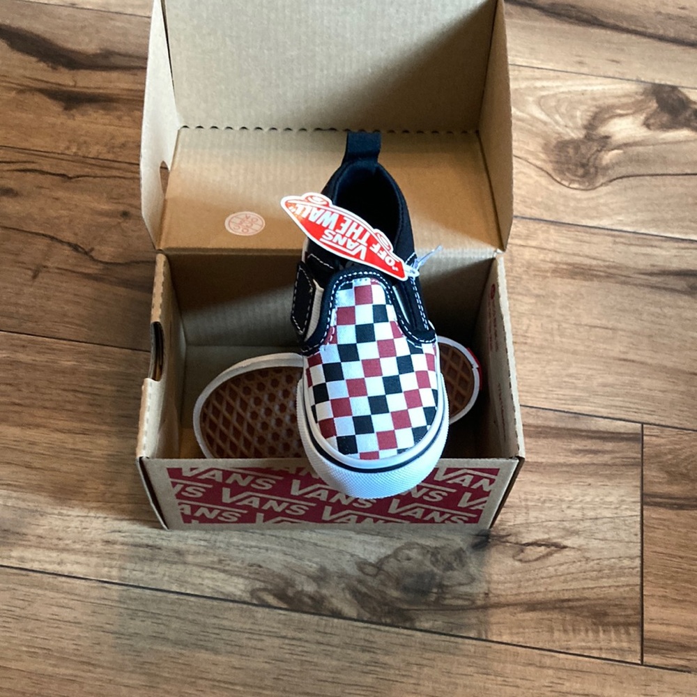 NIB Asher Vans black red and white SZ 5 toddler